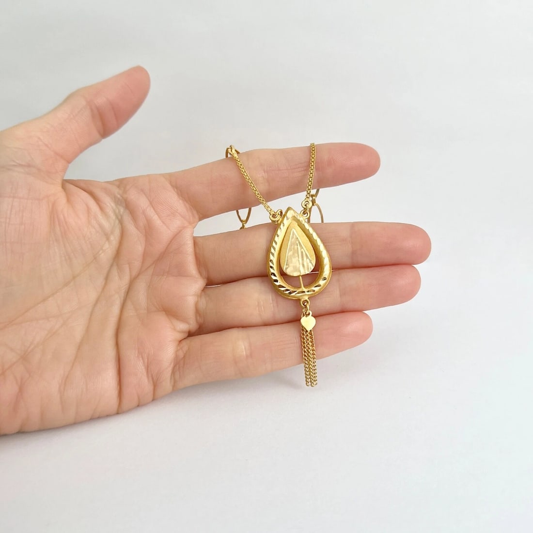 Vintage Teardrop Tassel Pendant Necklace 22K Yellow Gold, 18.75 Inch, 8.43 Grams - 4