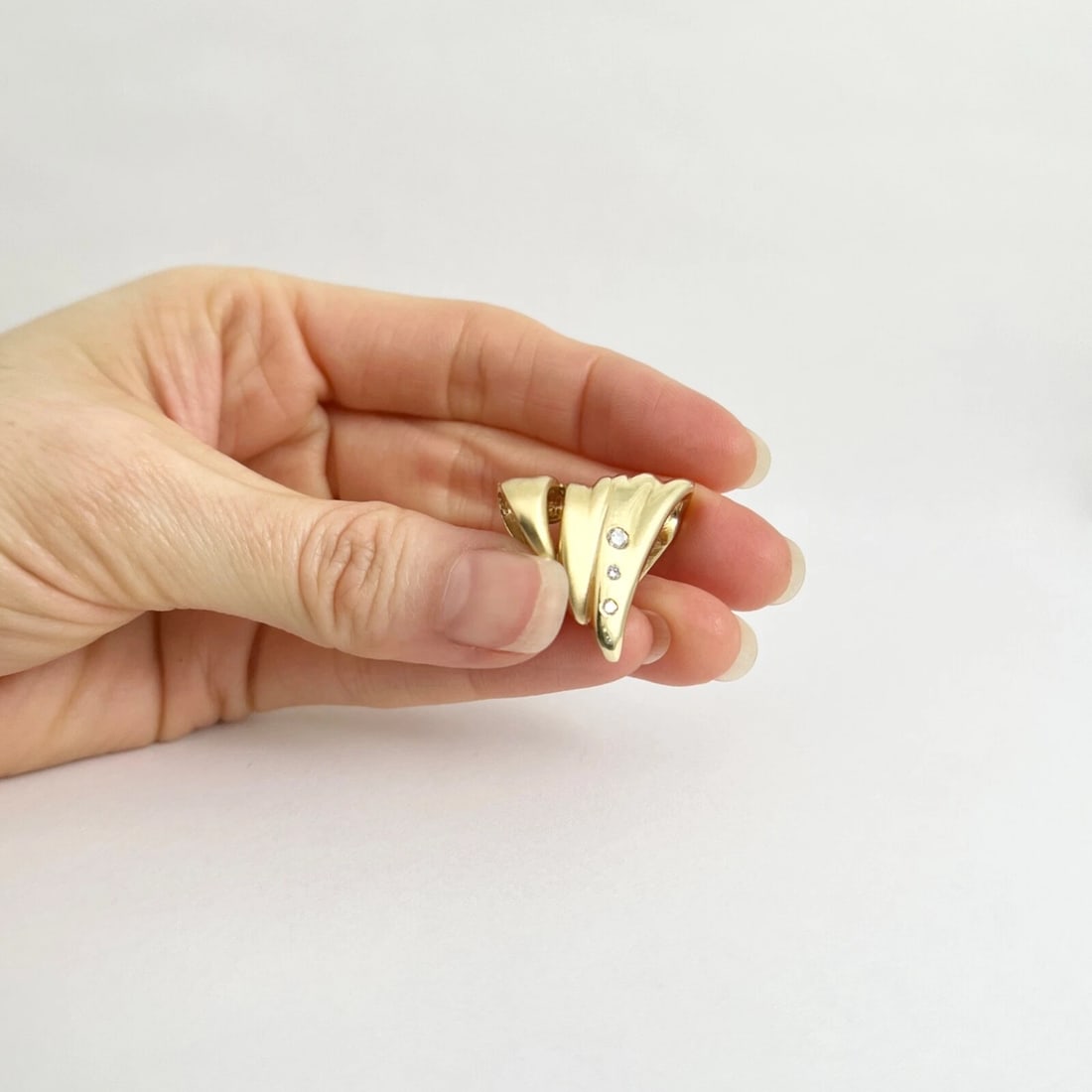 Vintage Diamond Matte Triangle Necklace Pendant 14K Yellow Gold, 8.91 Grams - 2