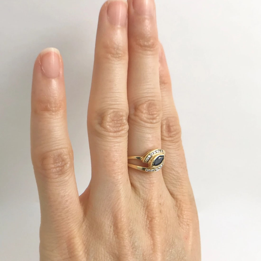 Vintage Marquise Dark Blue Sapphire Diamond Ring 14K Yellow Gold, 2.8 Grams - 3