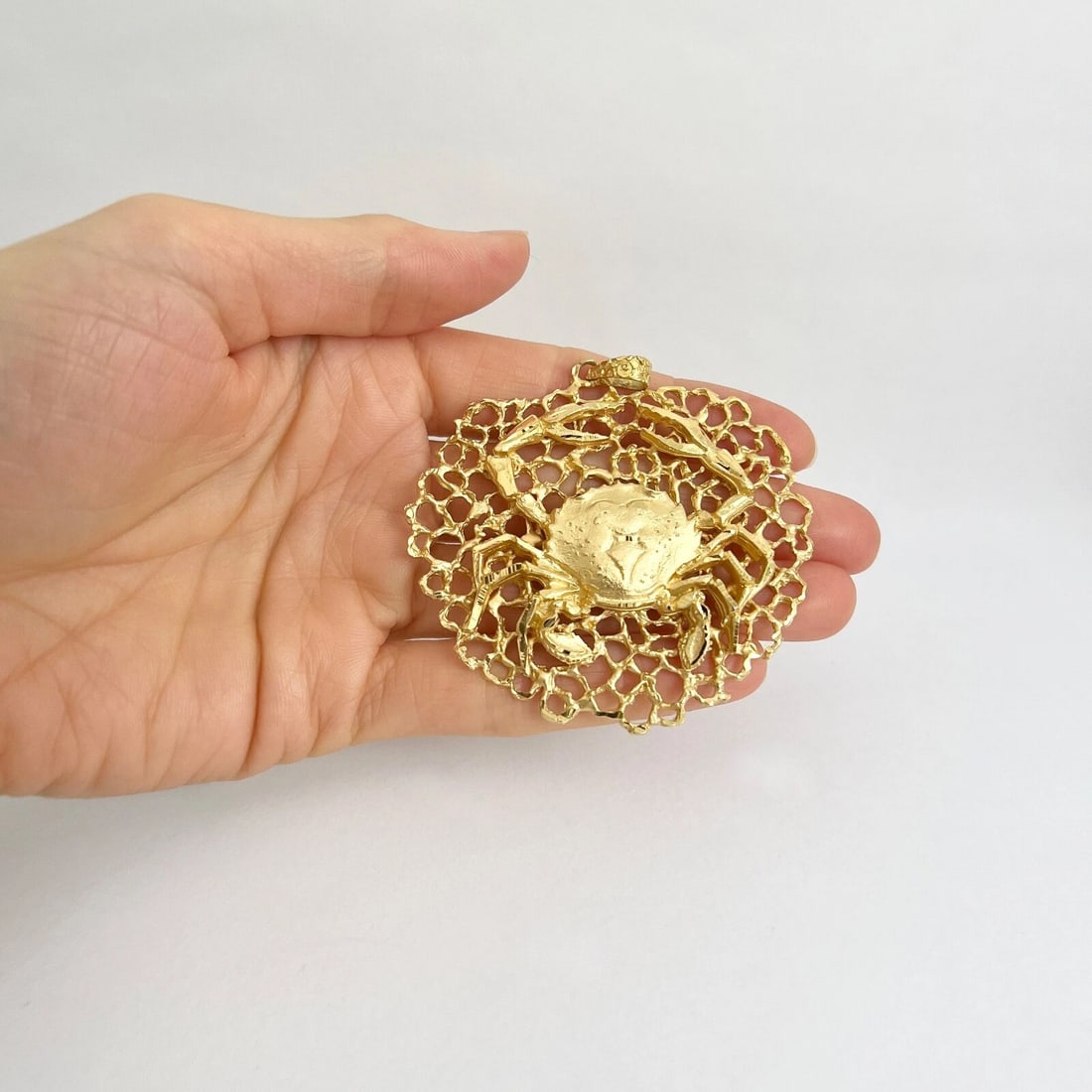 Vintage Large Crab Filigree Necklace Pendant 18K Yellow Gold, 35.29 Grams - 4