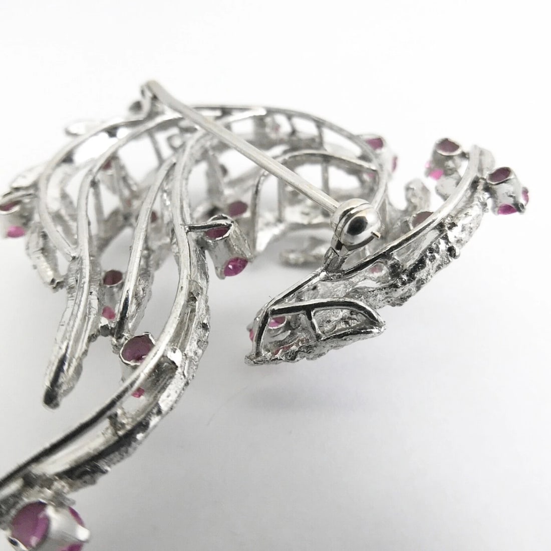 Vintage 1960's Pink Sapphire Gemstone Brooch Pin 18K White Gold, 23.5 Grams - 12