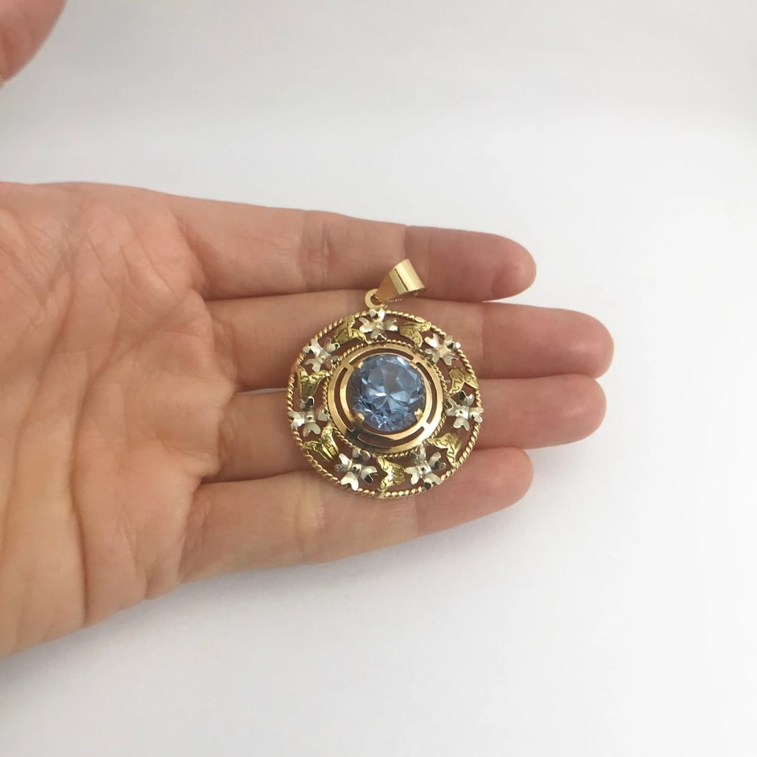 Vintage Round Blue Lab-Created Spinel Filigree Pendant 18K Yellow Gold, 10.25 Gr - 3