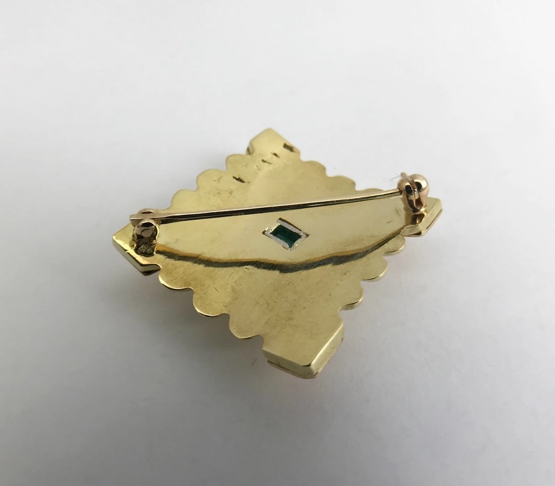 Antique Art Deco Green Emerald Brooch Pin in 18K Yellow Gold, .52 CT, 13.8 Grams - 9