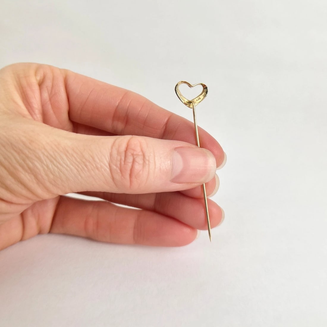 Vintage 1970's Open Heart Lapel Stick Pin 14K Yellow Gold, .92 Grams - 9
