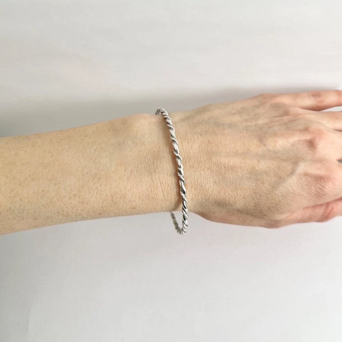 Vintage Twisted Bangle Bracelet Sterling Silver, 8.25 Inches, 9.20 Grams - 4