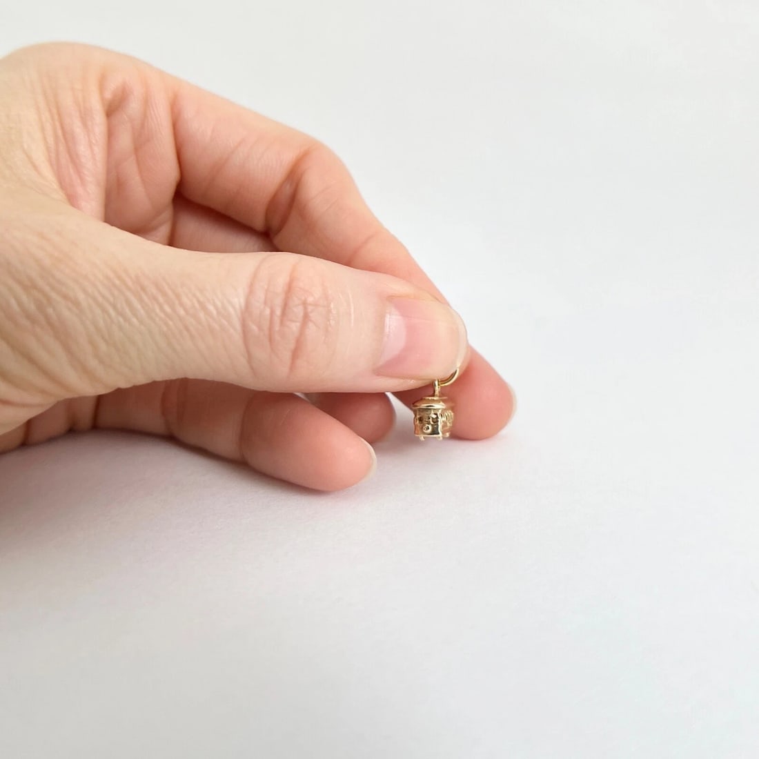 Vintage San Francisco Trolly Car Charm 14K Yellow Gold, 1.81 Grams - 4