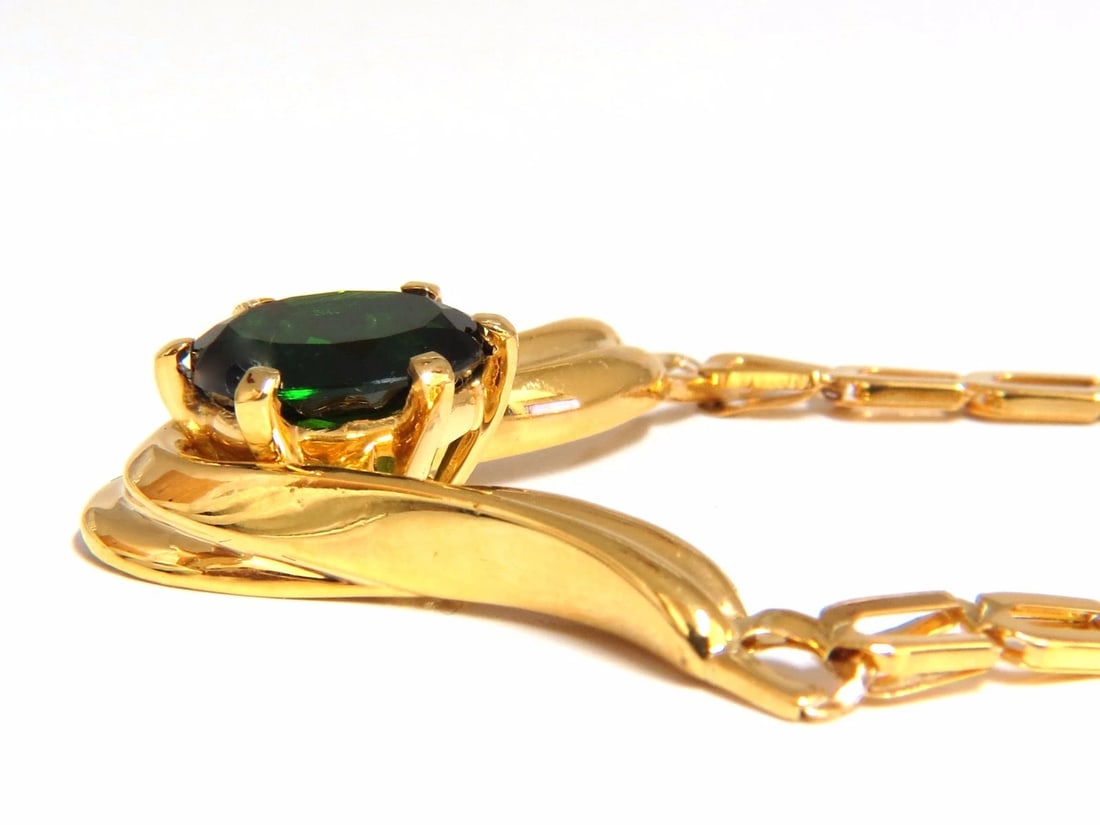 3.70ct Natural Green Chrome Diopside Necklace 14kt "V" form gown** - 2