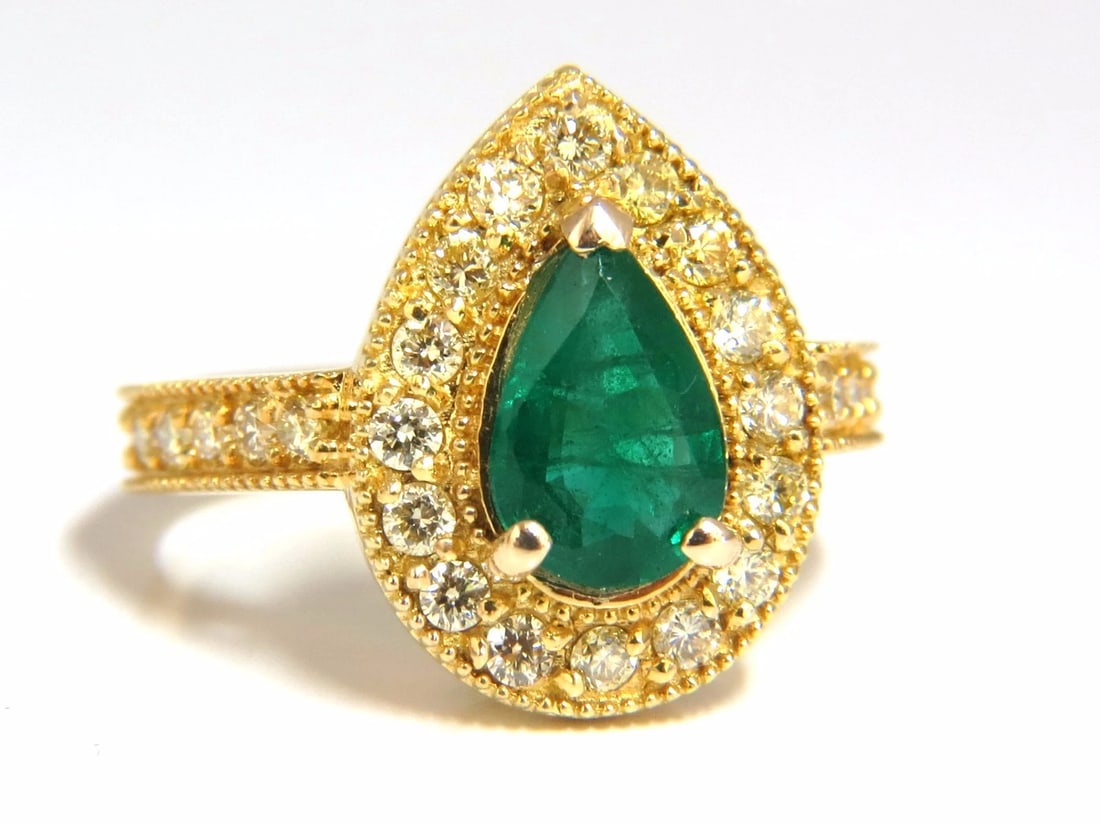 2.85ct Natural Pear Brilliant Emerald diamond ring 14kt G/Vs Fancy Yellow**: Title: 2.85ct Natural Pear Brilliant Emerald diamond ring 14kt G/Vs Fancy Yellow** Description: MAGNIFICENT JEWELS Halo Pear Green. 1.40ct. Natural Emerald Ring 8.3 X 6.7mm Full cut pear brilliant Cle