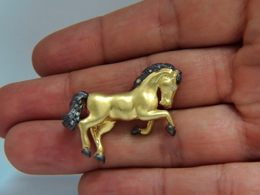 18kt Horse Pin .10ct diamonds** - 5