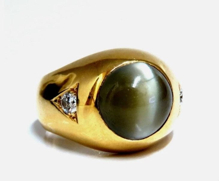 GIA Certified Natural Chrysoberyl Cats Eye Mens Diamond Signet Ring 18k: Title: GIA Certified Natural Chrysoberyl Cats Eye Mens Diamond Signet Ring 18k Description: Pre-owned - Good PRODUCT DESCRIPTION GIA Certified: Natural Chrysoberyl Cats Eye ring. Cabochon cut, Clean C