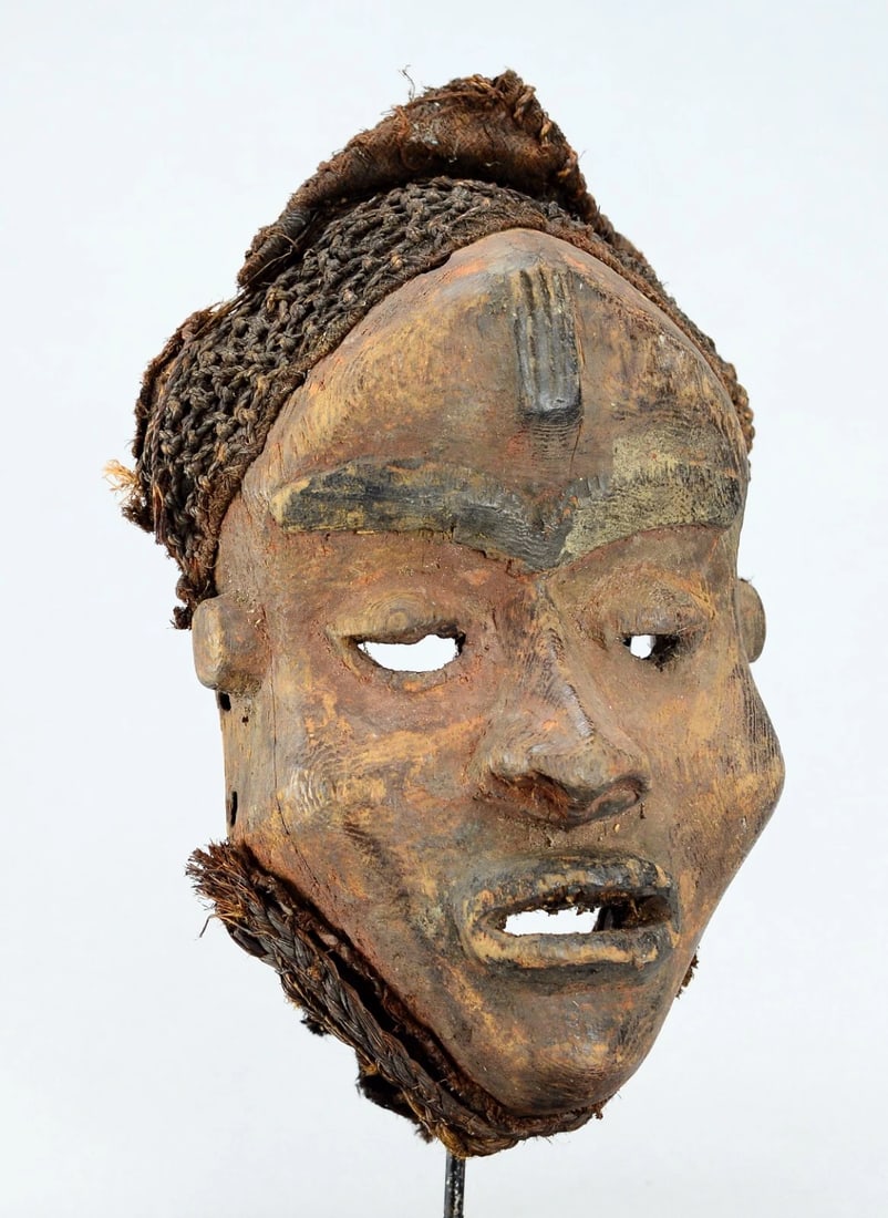 Powerful & Rare old Pende Mbuya Mask DR Congo – African Tribal Art 2191: Title: Powerful & Rare old Pende Mbuya Mask DR Congo – African Tribal Art 2191 Description: CONGO DRC Mbuya Mask – Pende Old carved wooden dance mask, very expressive Central Pende Charact