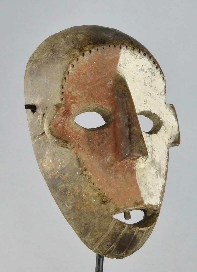 Congo Drc NIce Anthropomorphic NGBAKA wooden Face Mask African Tribal Art 1641: Title: Congo Drc NIce Anthropomorphic NGBAKA wooden Face Mask African Tribal Art 1641 Description: TRIBALART BE - AFRICAN TRIBAL ART GALLERY - BELGIUM GALERIE DE LA LOUVE CONGO RDC NGBAKA
