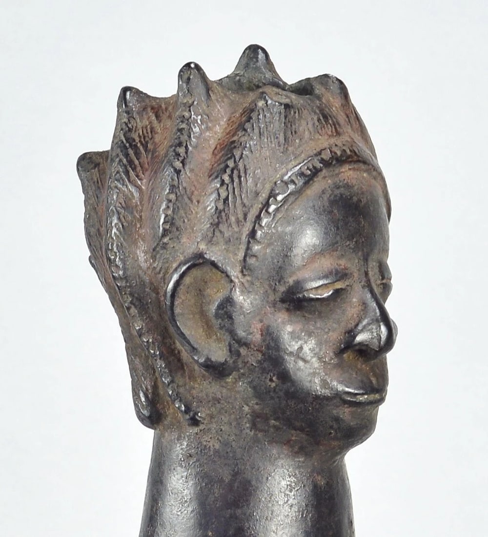 Superb ZANDE AZANDE anthropomorphic terracotta vessel African pottery MC 1901 - 3