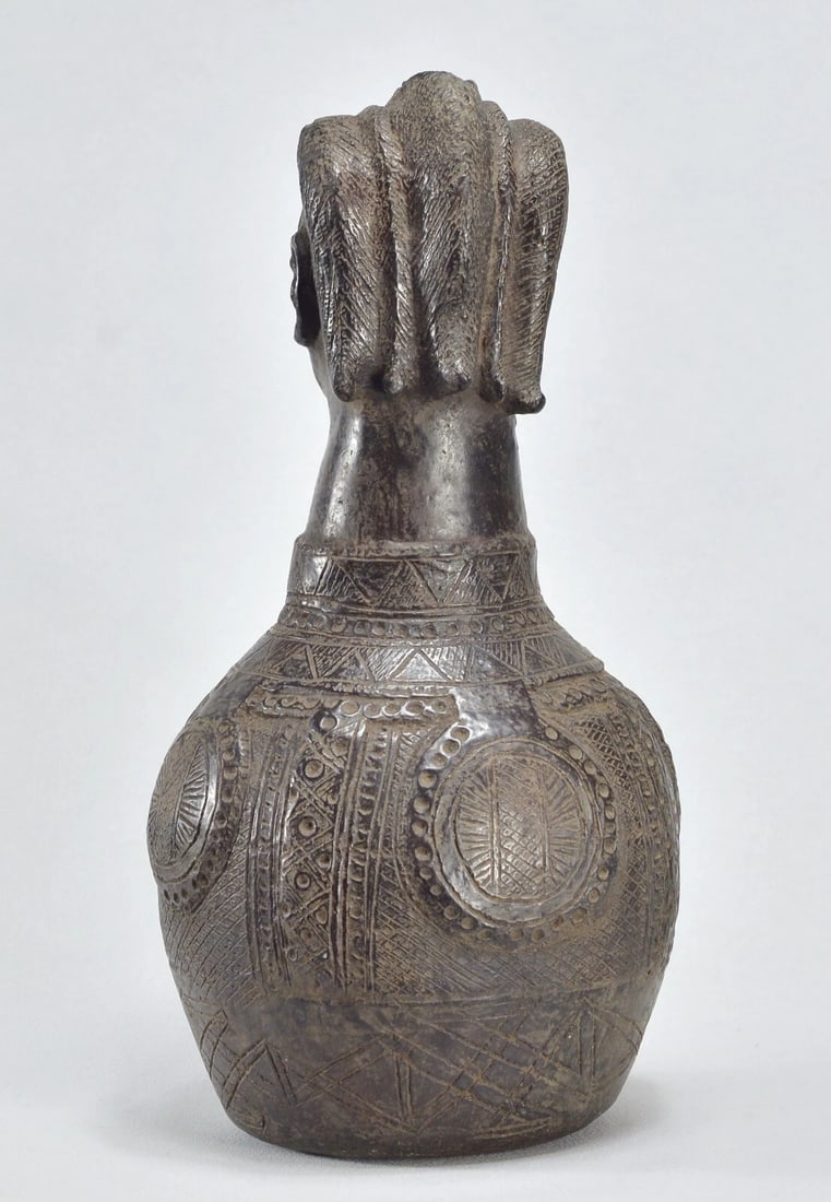 Superb ZANDE AZANDE anthropomorphic terracotta vessel African pottery MC 1902 - 11