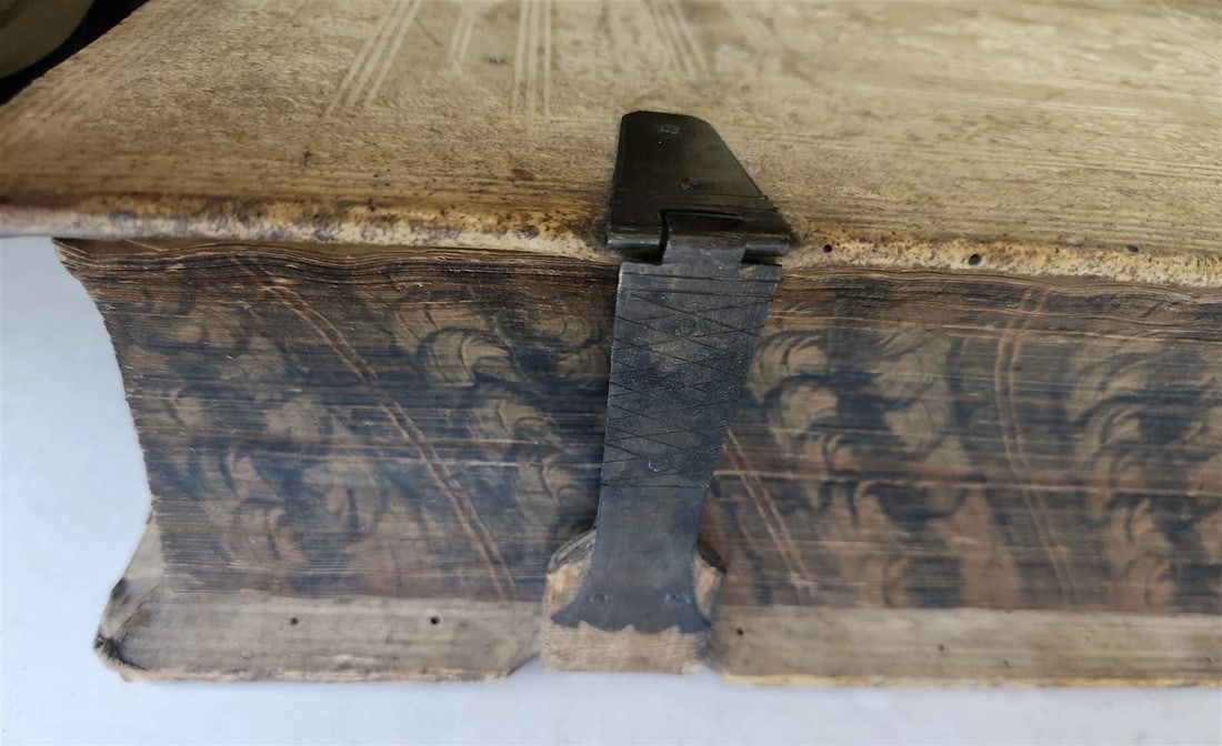 1716 COMMENTARIA in PROVERBIA SALOMONIS PIGSKIN BOUND FOLIO w/ CLASPS antique - 6