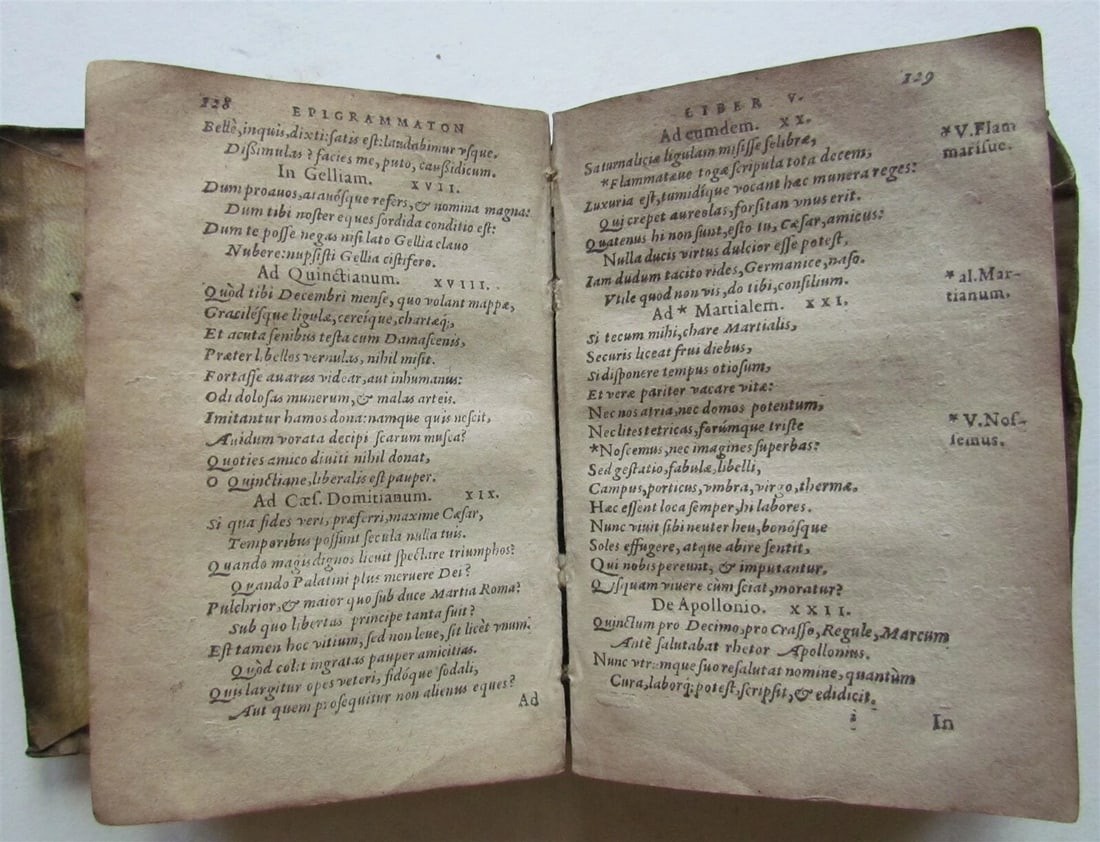 1588 MARTIAL EPIGRAMS POETRY ANTIQUE VELLUM BOUND RARE 16th century - 4