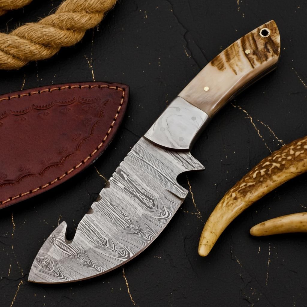 Handmade Damascus Steel Hunting Knife 9" Skinner Blade Ram Horn Handle: Title:Handmade Damascus Steel Hunting Knife 9" Skinner Blade Ram Horn Handle Description:This listing is for a custom handmade hunting knife, featuring a full tang Damascus steel blade and a genuine r