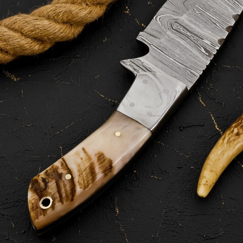 Handmade Damascus Steel Hunting Knife 9" Skinner Blade Ram Horn Handle - 4