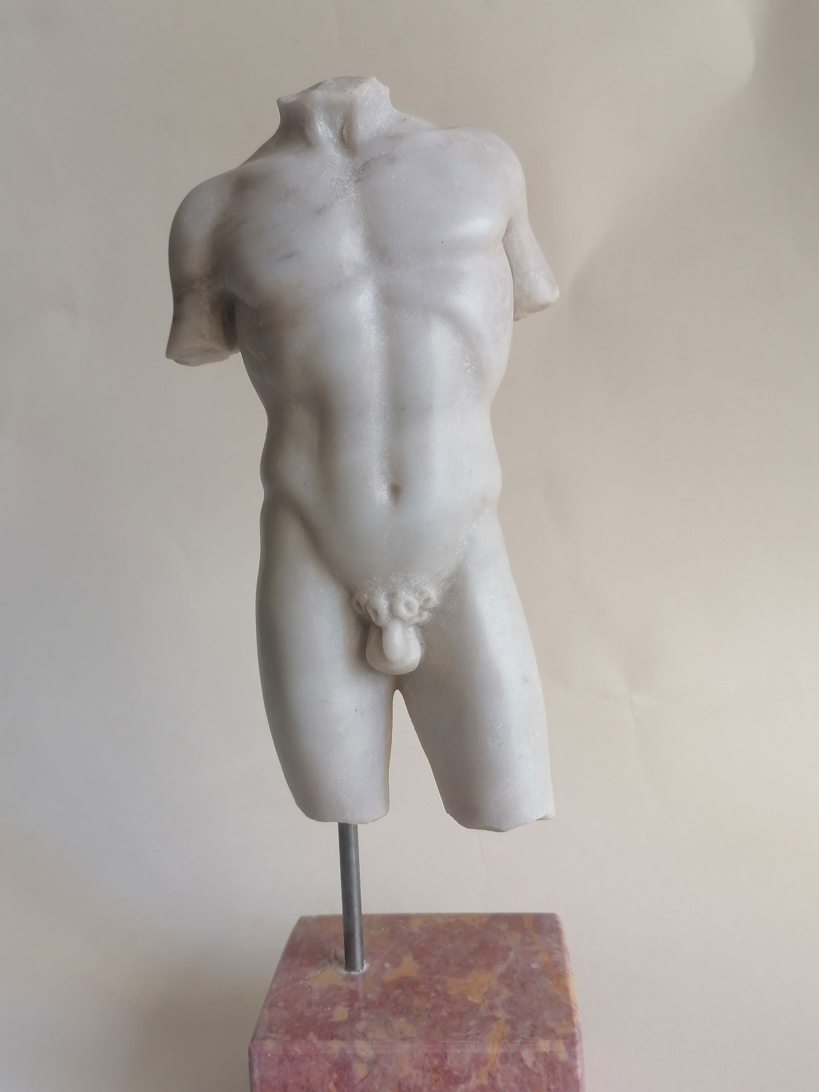 Marble little male torso: Title: Marble little male torsoDescription:Classic male torso carved on a beautiful Carrara marble.It is a small torsoh inspired by the classic beauty of the "Riace Bronzes".It is placed on a