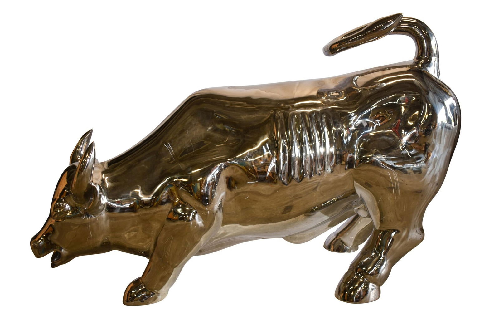 Large Wall Street Bull Made of Stainless Steel 60" x 30" x 37"H: Title:Large Wall Street Bull Made of Stainless Steel 60" x 30" x 37"HDescription:This stainless steel versatile piece is modern and chic in design, ultimately bringing taste to any room in your home.