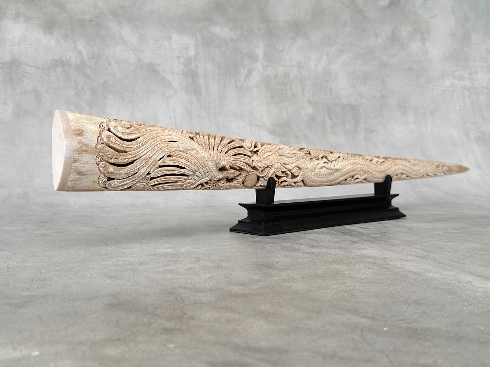 Impressive engraved swordfish rostrum - Dragon Phoenix motif - 4