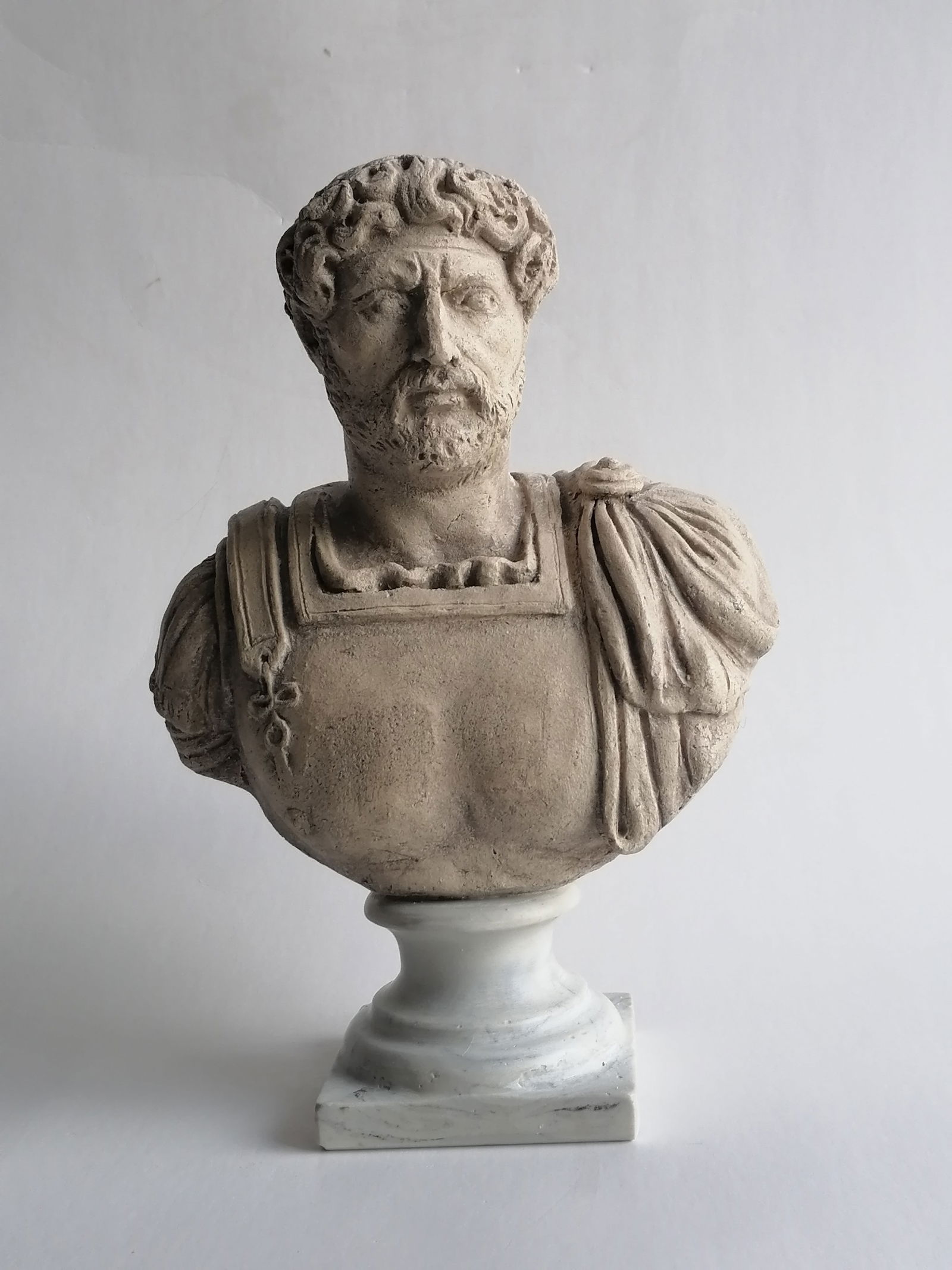 Hadrian ceramic bust: Title: Hadrian ceramic bust Description:Hand-molded from light-colored refractory clay Base turned from marble powder and polyester The total weight is approximately 1 kg Italian quality manufacturing