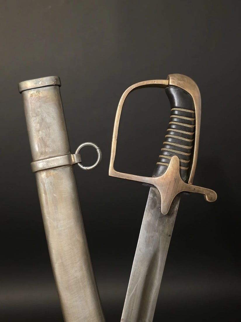 1821 Pattern Cavalry Saber Sword w/ Scabbard – British Officer Style: 36" sword,..38" Long with steel scabbard Decorative reproduction cavalry saber modeled after the British 1821 Pattern cavalry officer’s sword, a design widely used by mounted units during the Vi