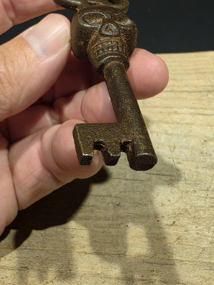 3 1/2" Iron Skeleton Key - 5