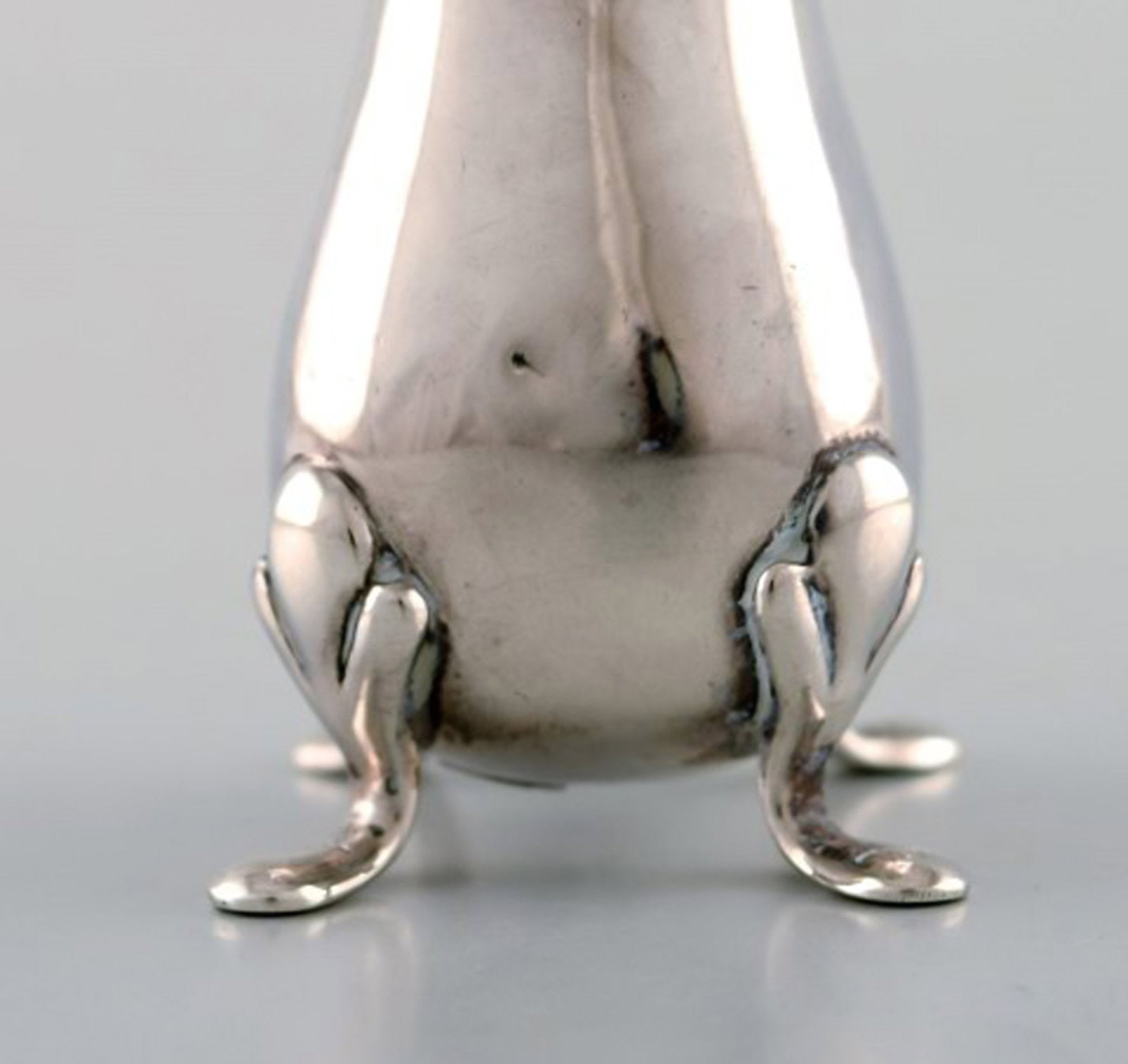 English pepper shaker in silver. Late 19th century. From large private collection. - 3