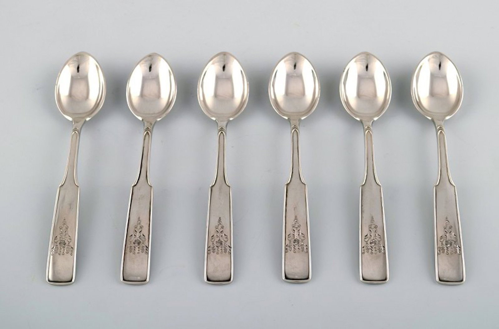 Hans Hansen silverware number 2. Set of six coffee spoons in all silver. 1937: Title:Hans Hansen silverware number 2. Set of six coffee spoons in all silver. 1937 Description:Hans Hansen silverware number 2. Set of six coffee spoons in all silver. 1937 Measures: 10,5 cm. Perfect
