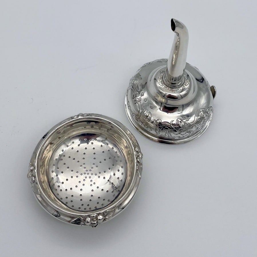 Mid 19th Century Antique Victorian Sterling Silver Wine Funnel Sheffield Circa 1850 maker Roberts - 6