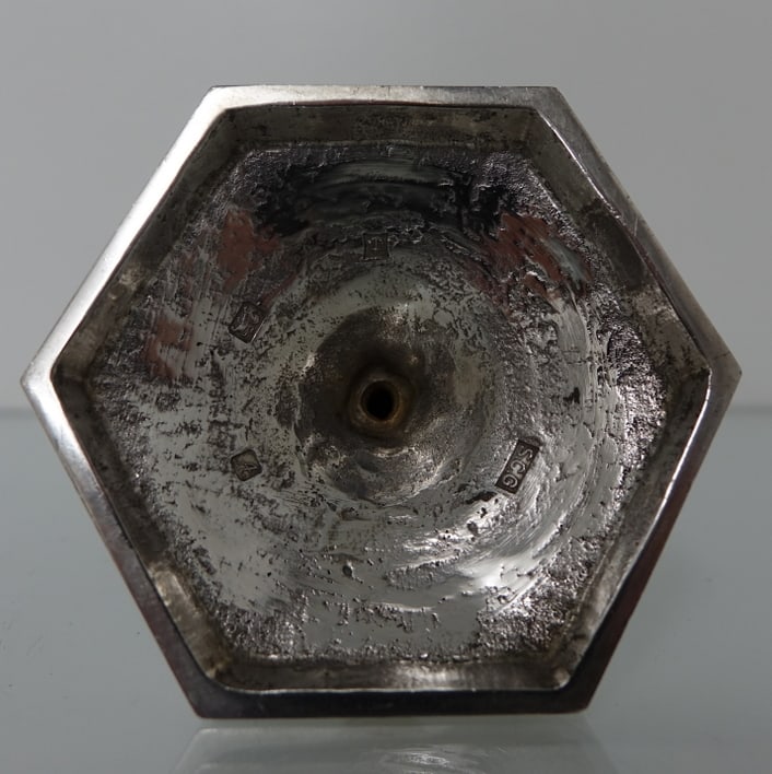 20th Century Modern Sterling Silver Pair of Tapersticks Birmingham 1975 Stuart Clive Griffiths - 5