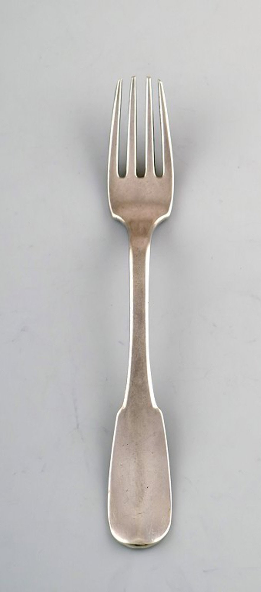 Hans Hansen silverware Susanne, lunch fork in sterling silver.: Title:Hans Hansen silverware Susanne, lunch fork in sterling silver. Description:Hans Hansen silverware Susanne, lunch fork in sterling silver. Measures: 17.5 cm. Perfect condition. Stamped. Reserve: