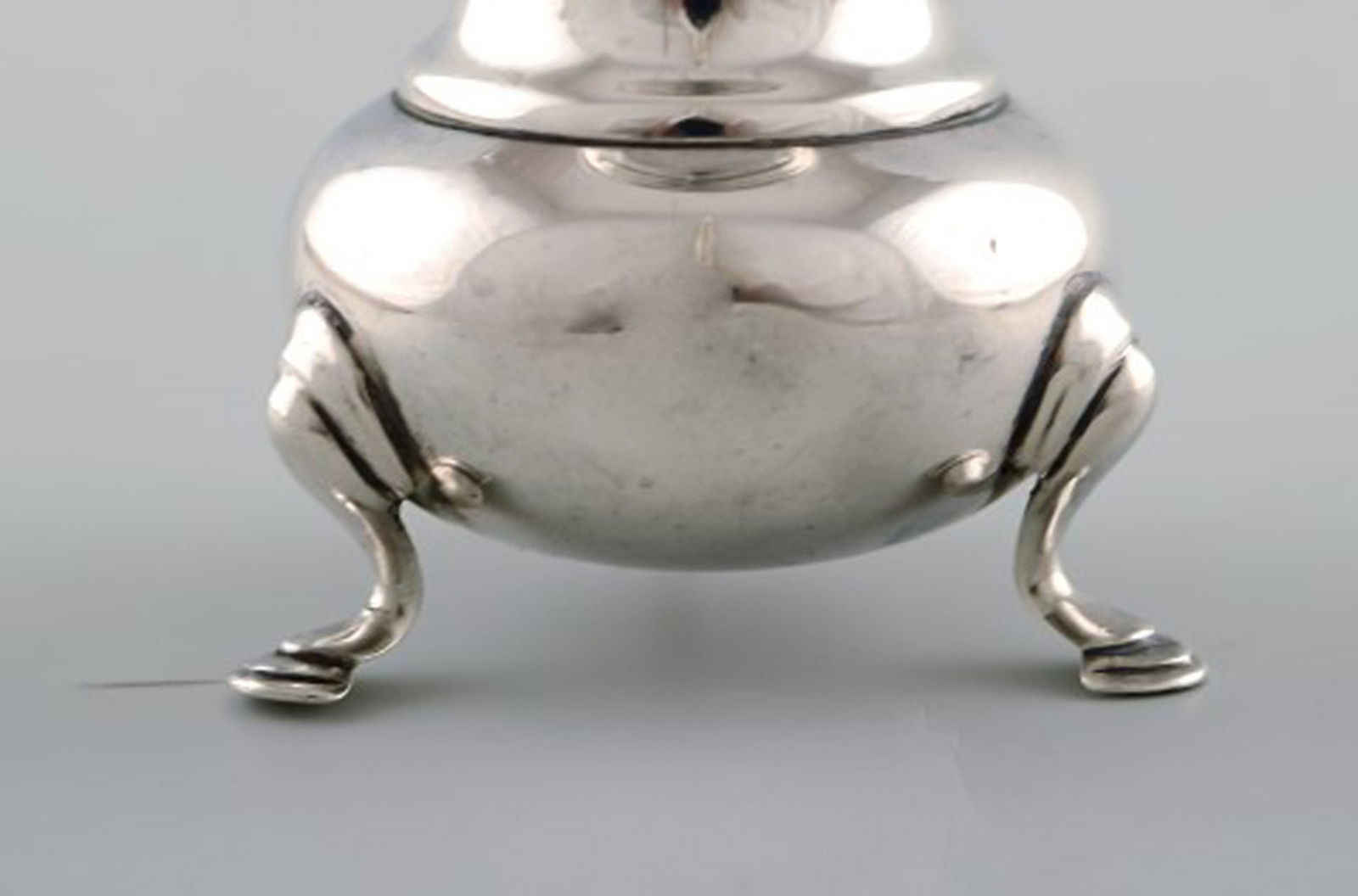 English pepper shaker in silver. Late 19th century. From large private collection. - 4