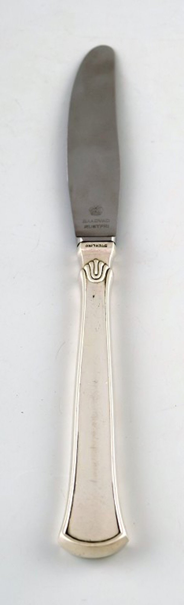 Hans Hansen silverware number 5, dinner knife in sterling silver.: Title:Hans Hansen silverware number 5, dinner knife in sterling silver. Description:Hans Hansen silverware number 5, dinner knife in sterling silver. Measures: 22 cm. Perfect condition. Stamped. Reser