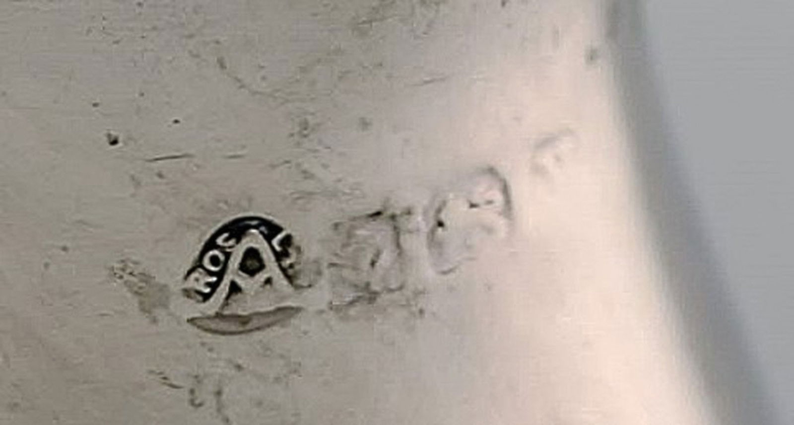 English pepper shaker in silver. Late 19th century. From large private collection. - 5