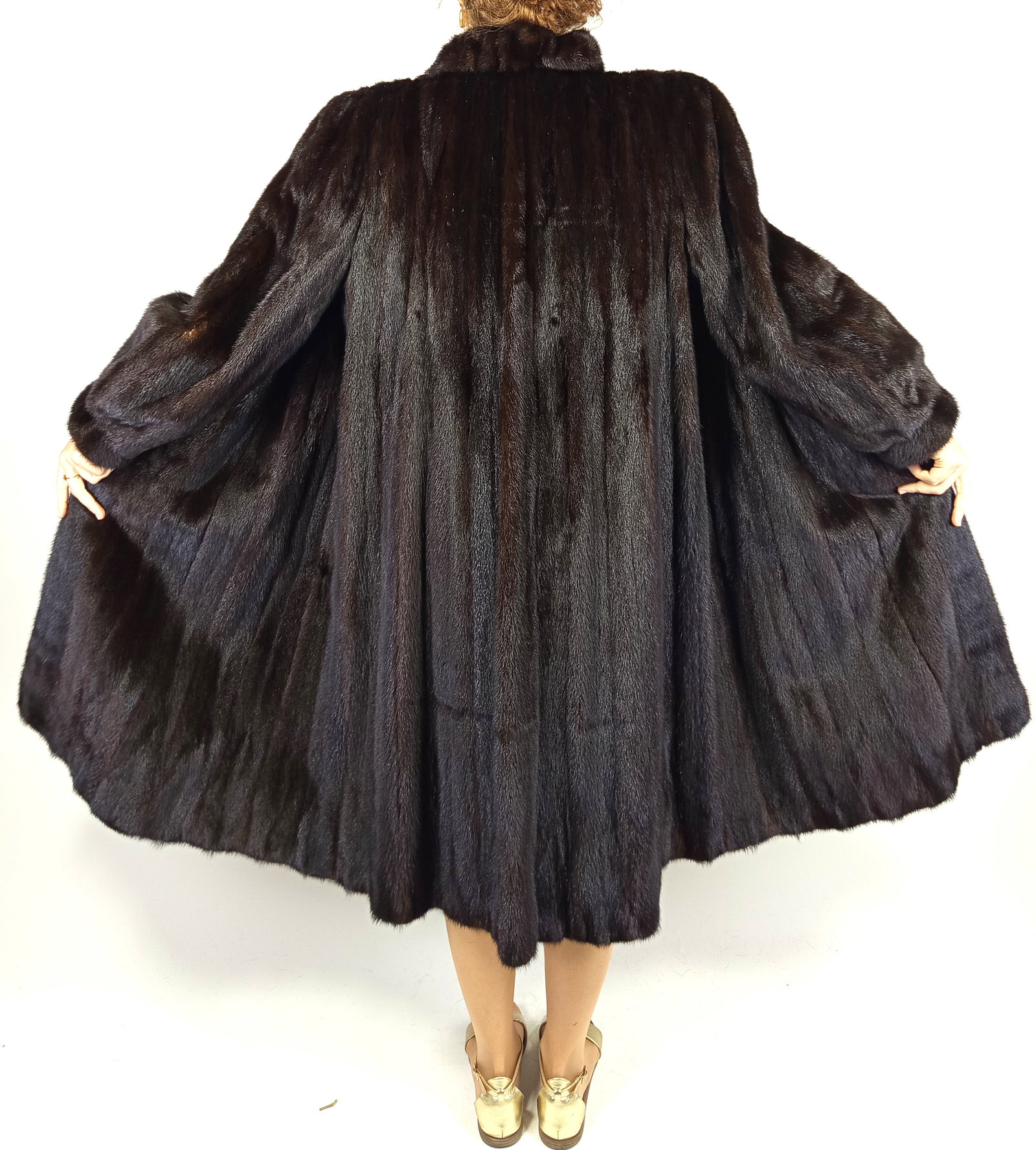LONG BROWN MINK FUR COAT EU: XL ; US: 20 - 7