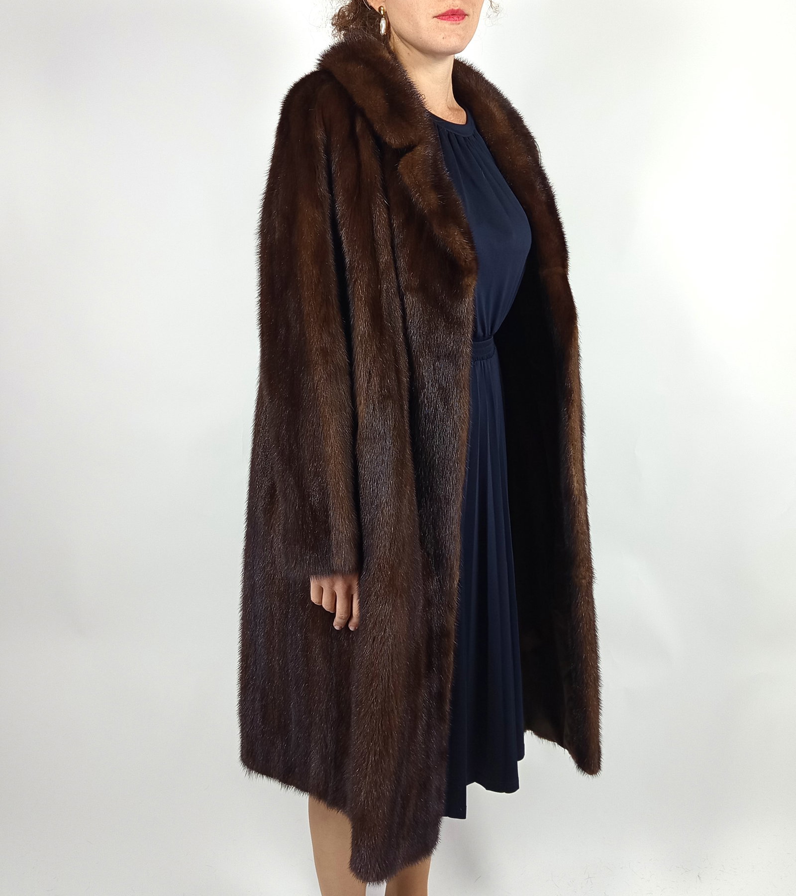 LONG BROWN MINK FUR COAT EU: XL ; US: 20 - 7