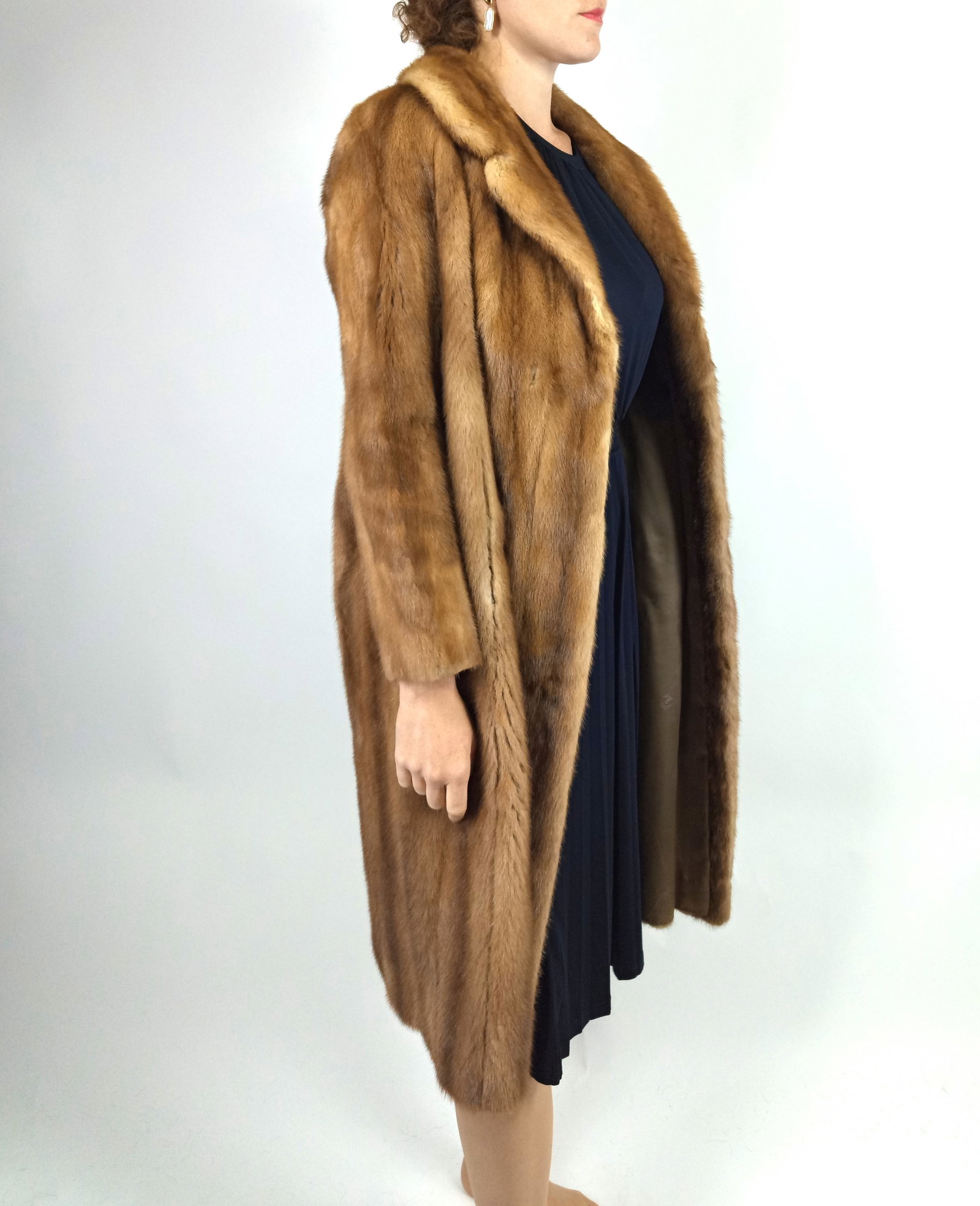 BEIGE MINK FUR COAT EU: XL ; US: 18 - 6