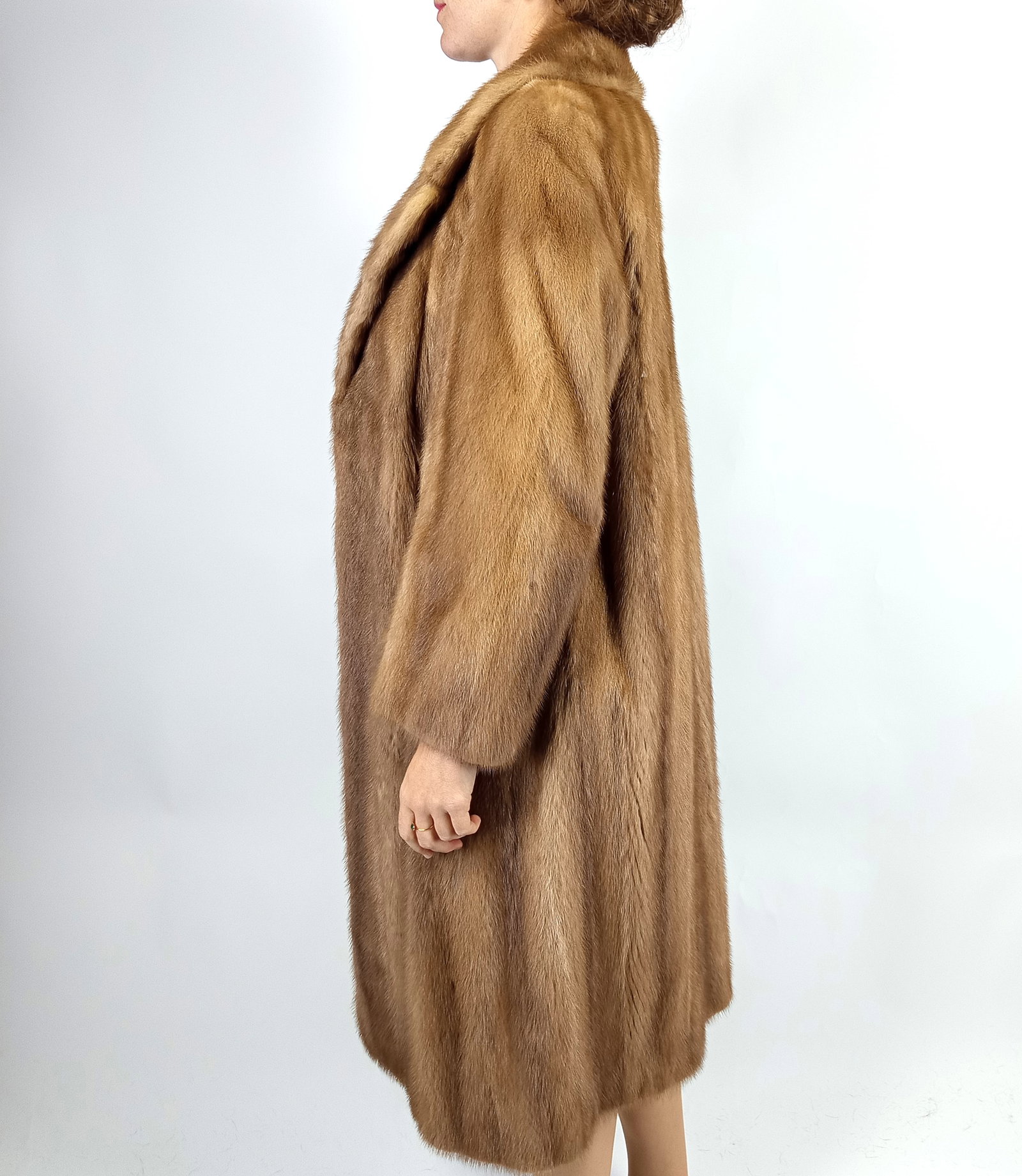 BEIGE MINK FUR COAT EU: XL ; US: 18 - 4