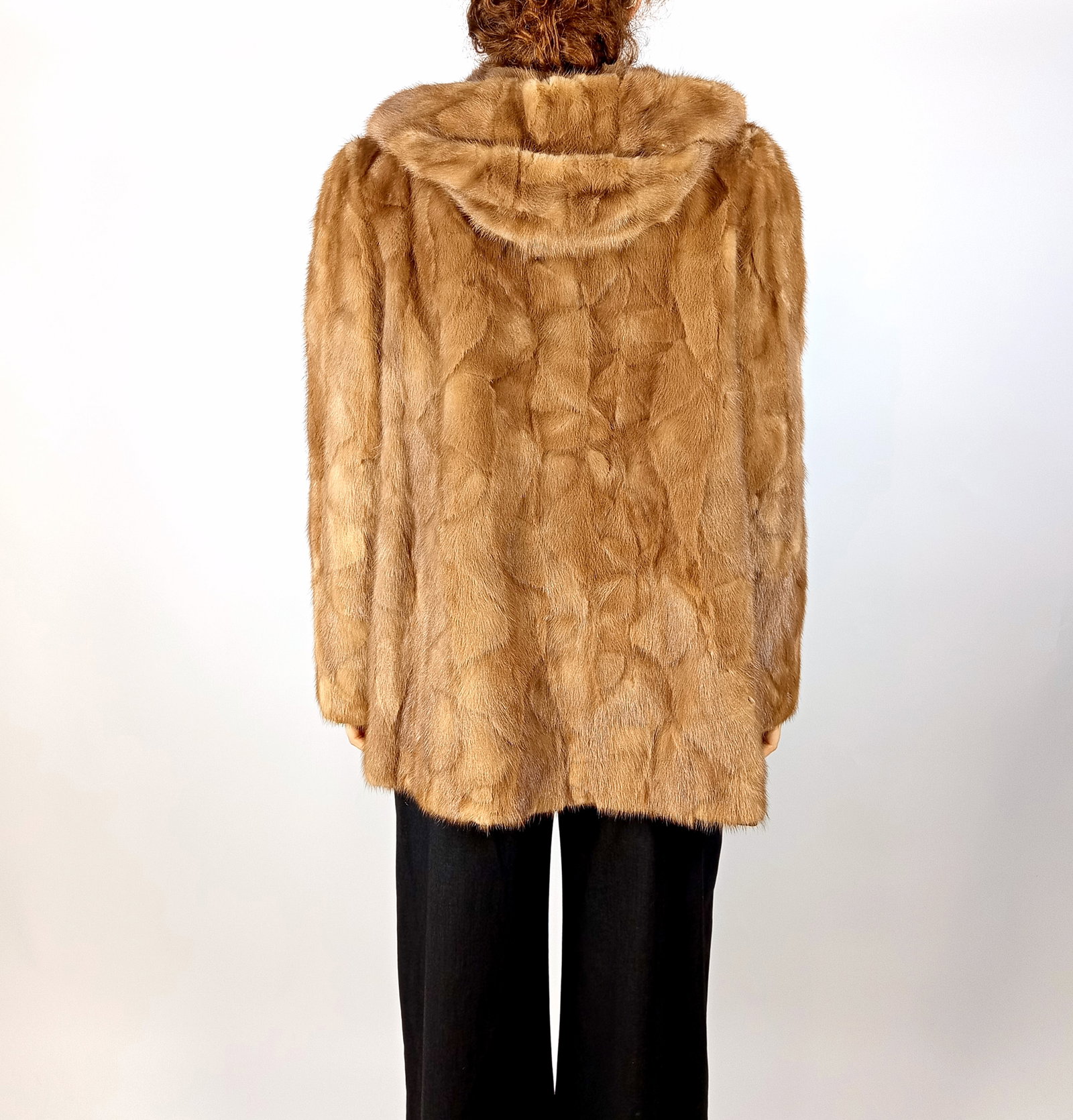 LIGHT BROWN MINK JACKET WITH HOOD EU: XL - US:20 - 9