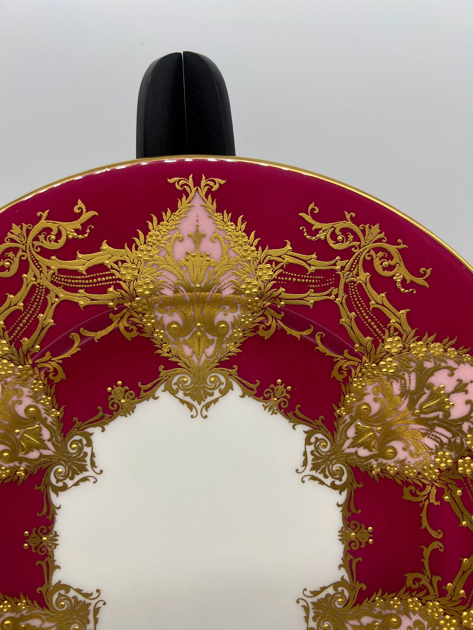 Set of 12 Royal Worcester Two- Tone Heavily Raised Gilt Decorated Dinner Plates - 7