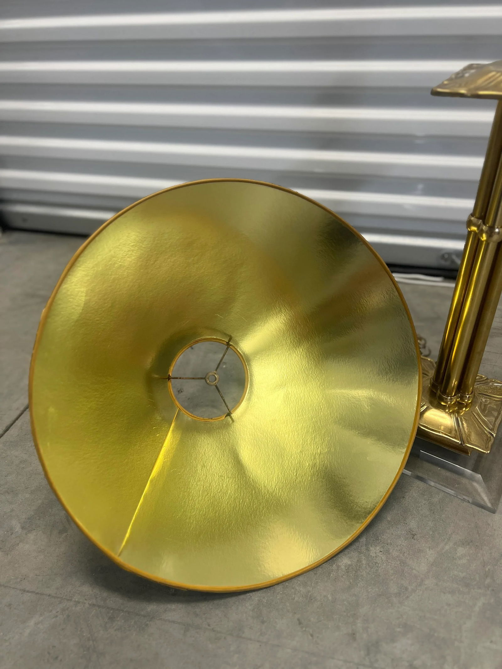 Unique Vintage Mid Century Modern Brass & Lucite Chapman Lamp W/ Original Shade C. 1985 - 10