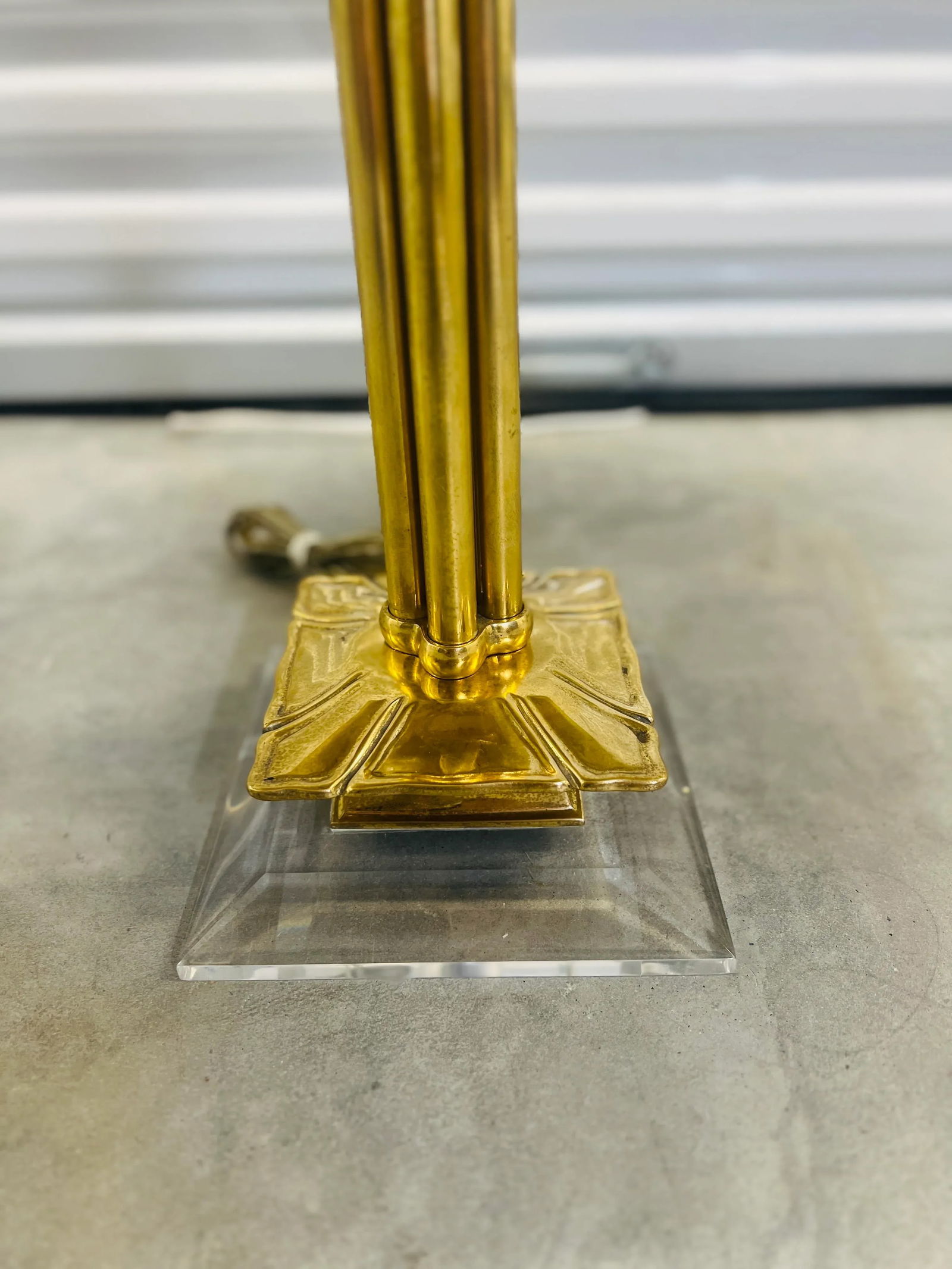 Unique Vintage Mid Century Modern Brass & Lucite Chapman Lamp W/ Original Shade C. 1985 - 4