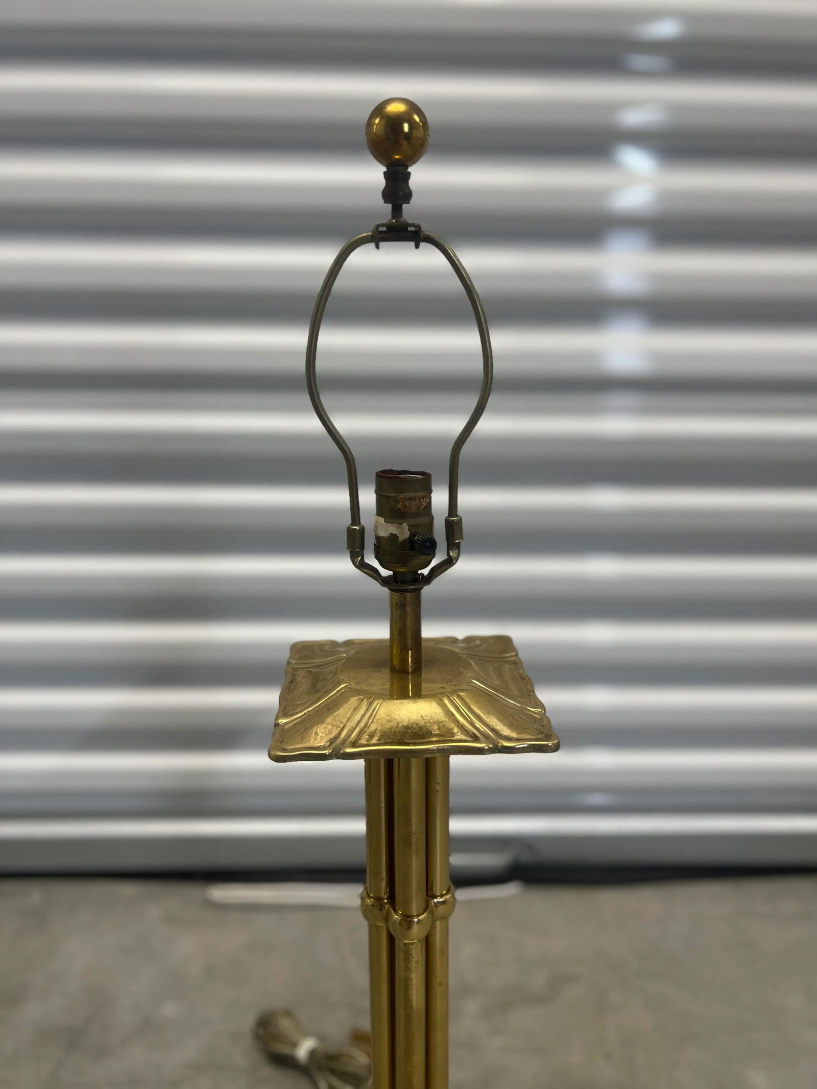 Unique Vintage Mid Century Modern Brass & Lucite Chapman Lamp W/ Original Shade C. 1985 - 6
