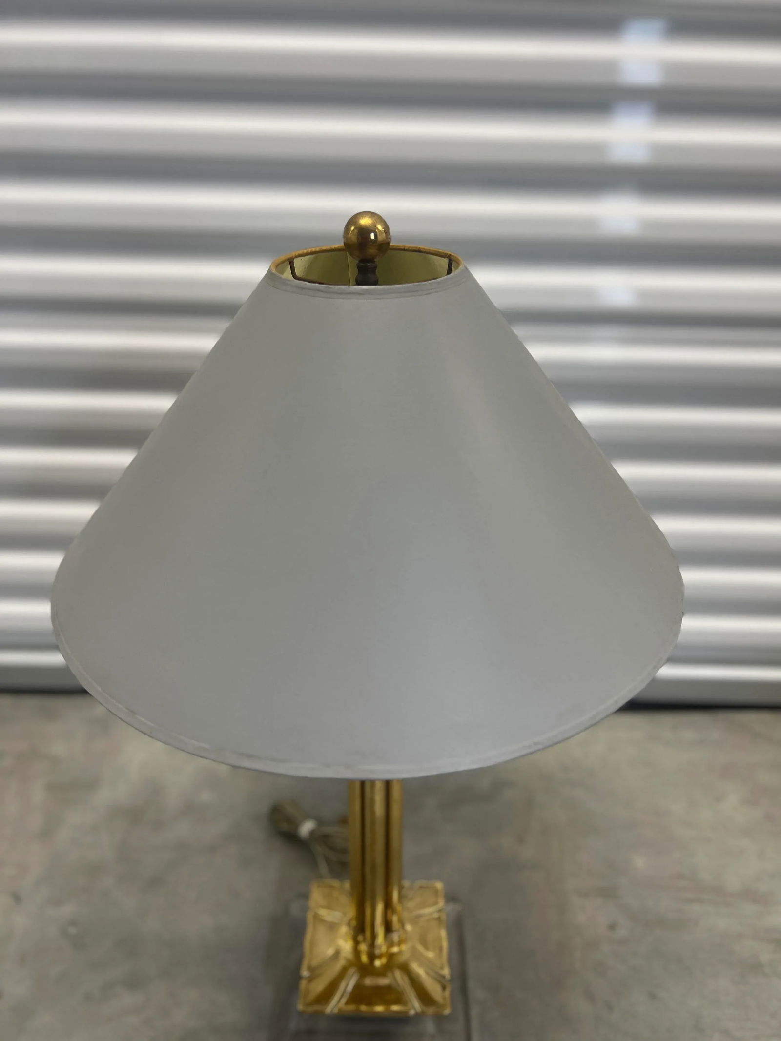 Unique Vintage Mid Century Modern Brass & Lucite Chapman Lamp W/ Original Shade C. 1985 - 7