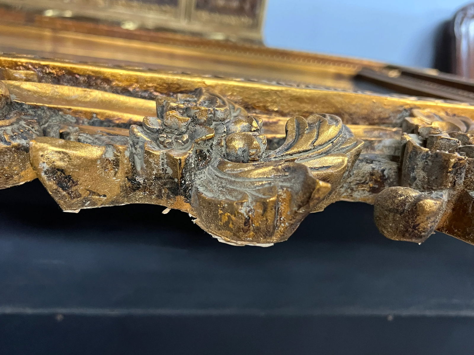 Mid 20th Century Italia Baroque Style Large Gold-Carved Giltwood Wall Mirror - 8