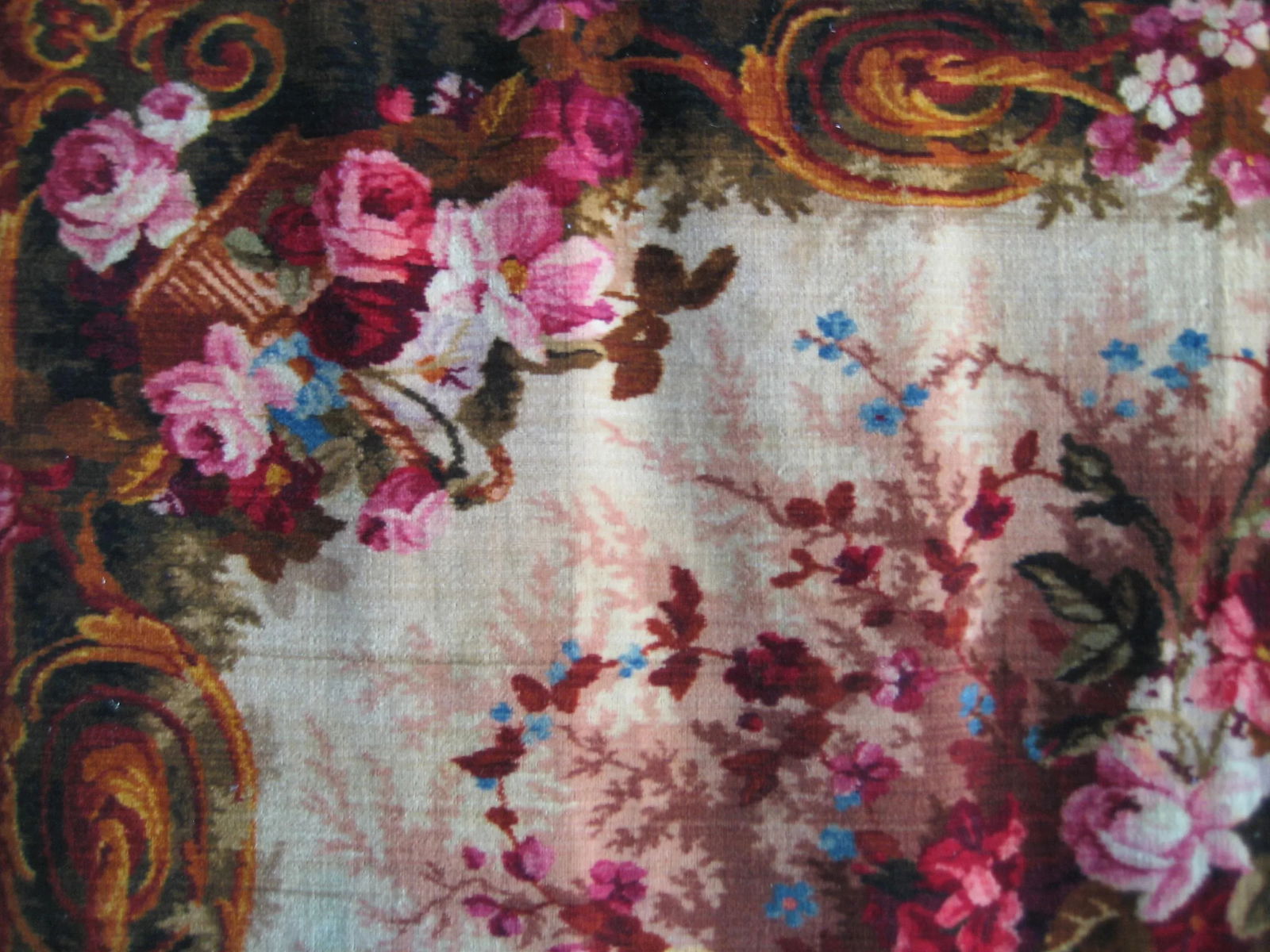 Late 19th Century French Napoleon III Velvet Tablecloth - 2