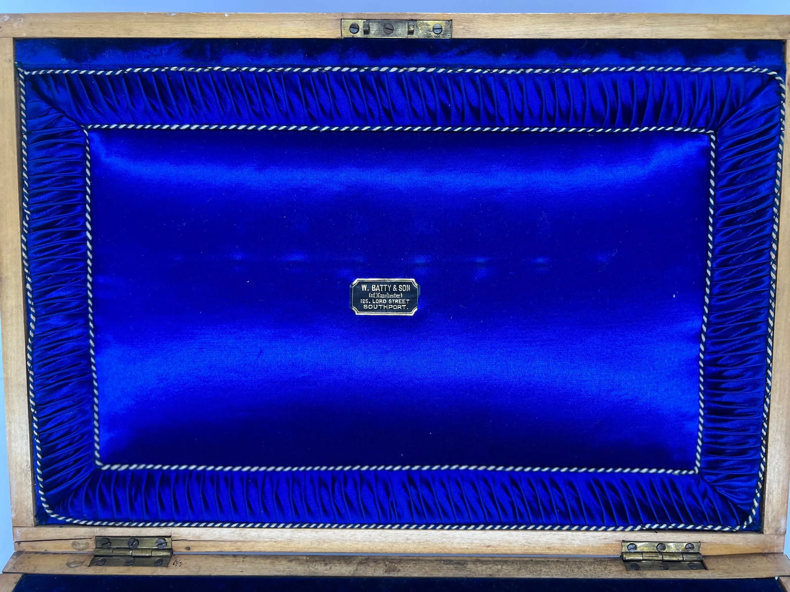 24 Pc., Cased Set of Engraved g.h. Whitaker Silver Fish or Dessert Service - 4