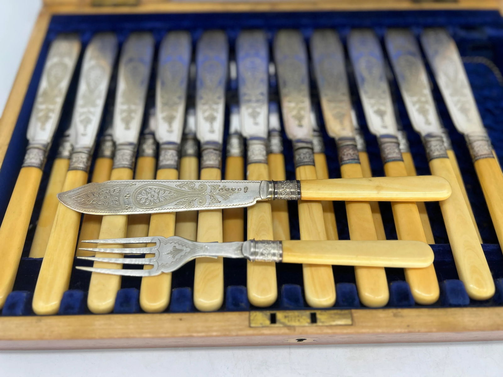 24 Pc., Cased Set of Engraved g.h. Whitaker Silver Fish or Dessert Service - 9